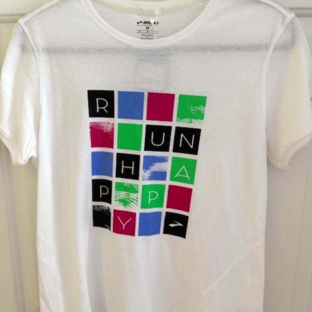 NWT Brooks Distance Short Sleeve Running Shirt Womens M Athletic Tee